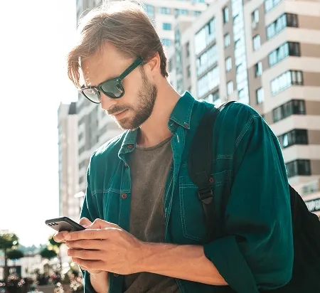 A person using spardo services outdoors